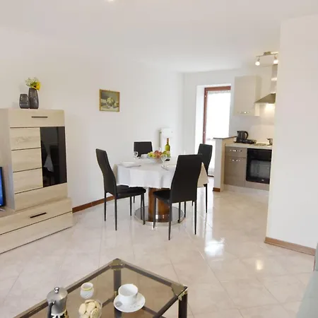 Grosse In Babici Mit Garten Und Terrasse By Interhome *
