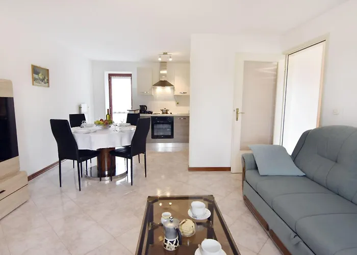 Grosse In Babici Mit Garten Und Terrasse By Interhome