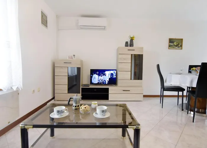 Grosse In Babici Mit Garten Und Terrasse By Interhome *