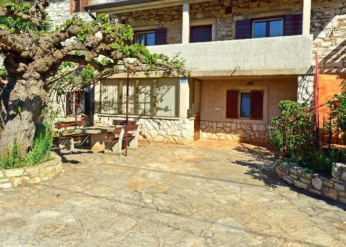 Lejlighed Grosse In Babici Mit Garten Und Terrasse By Interhome Umag